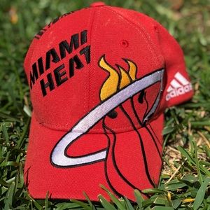 Miami Heat Adidas team hat OSFA NBA Red/black